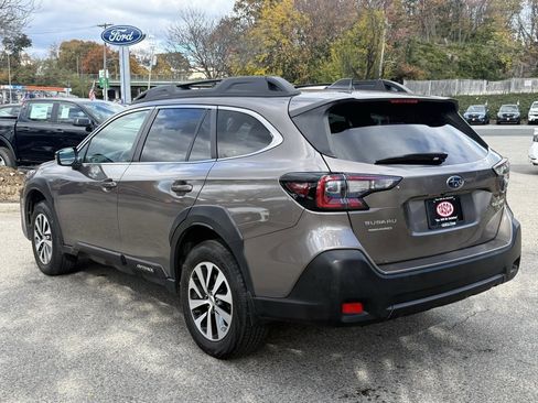 Certified 2023 Subaru Outback Premium image 8