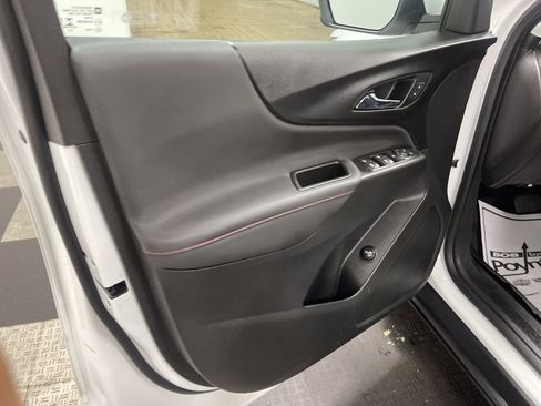 Used 2022 Chevrolet Equinox RS w/ LPO, Floor Liner Package image 10