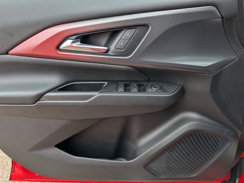 New 2025 Chevrolet Equinox EV RS image 17