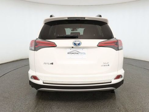 Used 2018 Toyota RAV4 XLE image 5