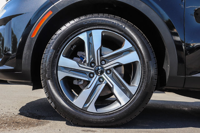 Certified 2023 Kia Sorento SX Prestige AWD/4WD image 12