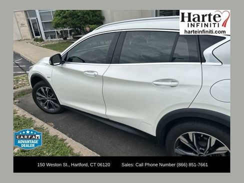 Used 2017 INFINITI QX30 Premium w/ Navigation Package AWD/4WD image 1