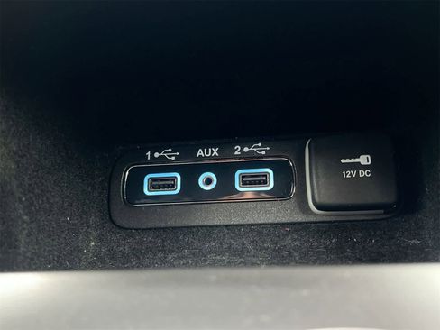 Used 2018 Jeep Grand Cherokee Laredo image 29