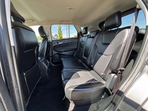 Used 2022 Ford Edge Titanium AWD/4WD image 21
