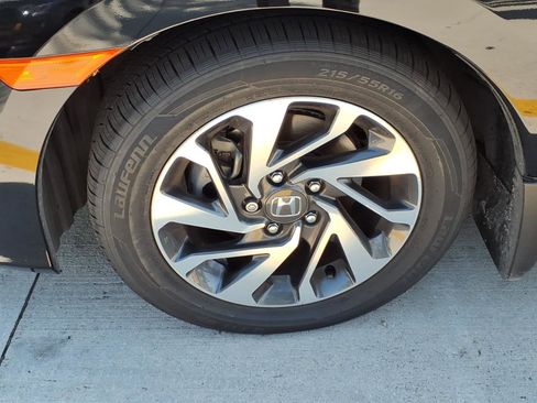 Used 2018 Honda Civic EX image 13