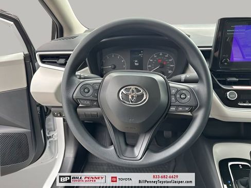 Used 2025 Toyota Corolla LE w/ Convenience Package FWD image 13