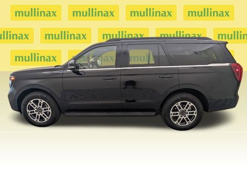 Certified 2025 Ford Expedition Active image 11