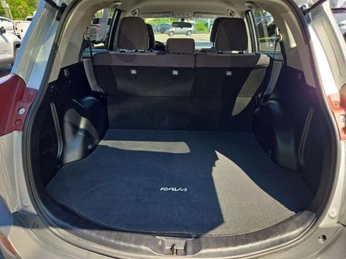 Used 2015 Toyota RAV4 LE FWD image 32