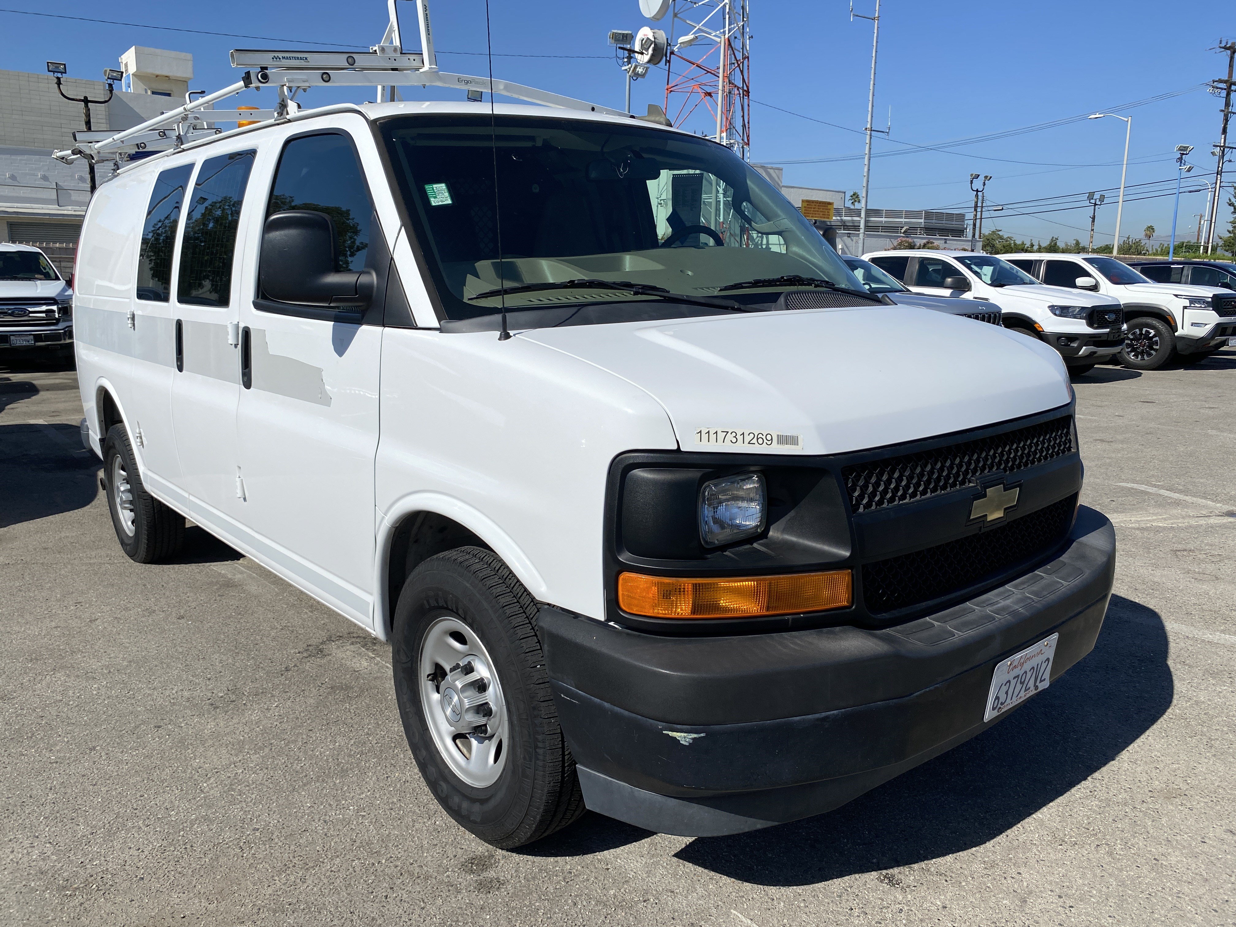 Used 2017 Chevrolet Express 2500 RWD image 7
