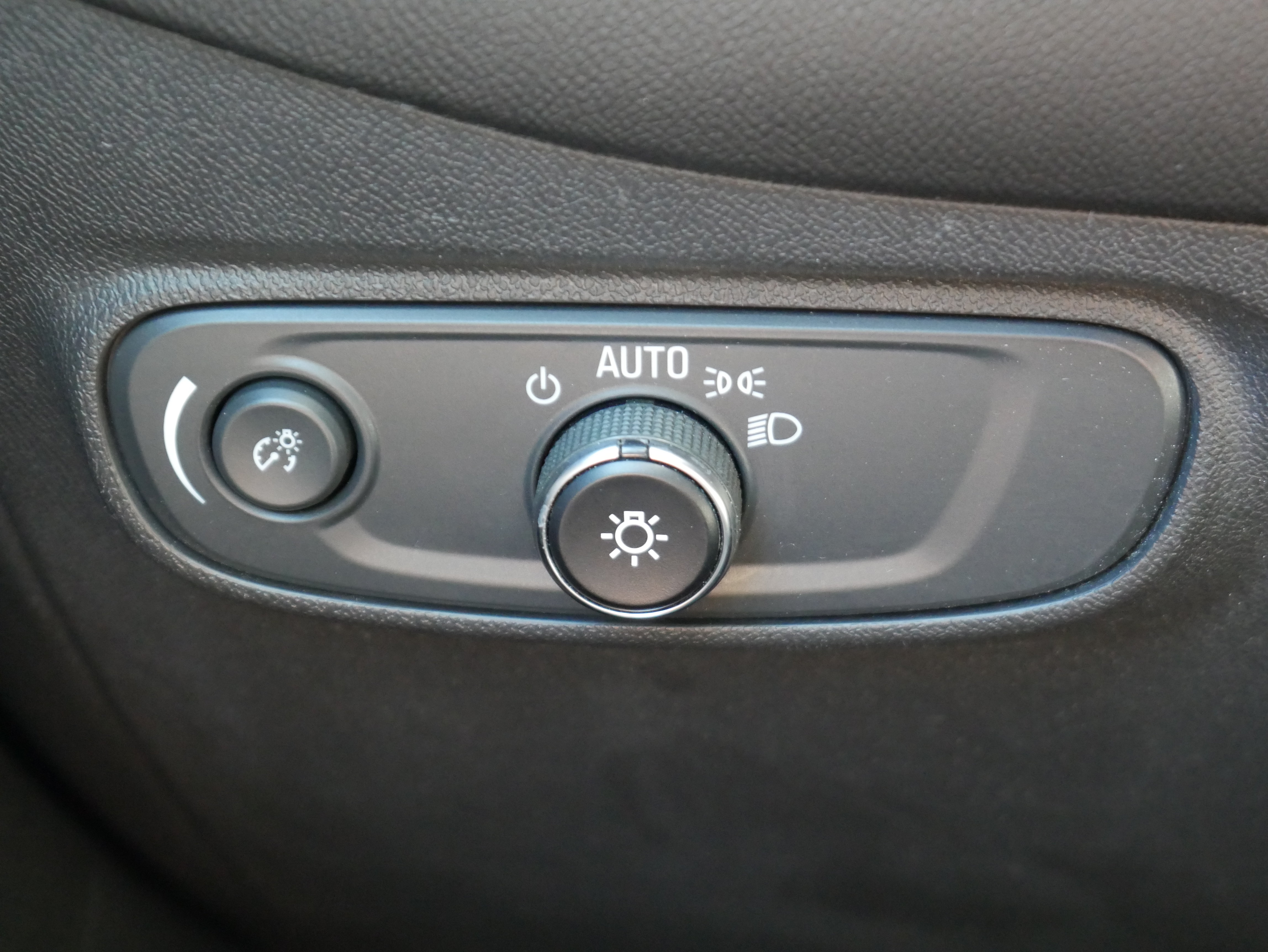 Used 2021 Chevrolet Equinox LS w/ LS Convenience Package AWD/4WD image 30