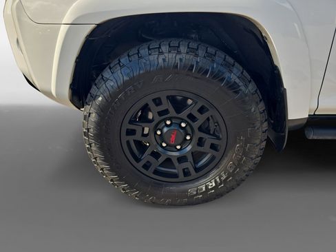 Used 2021 Toyota 4Runner Venture w/ Moonroof Package AWD/4WD image 9