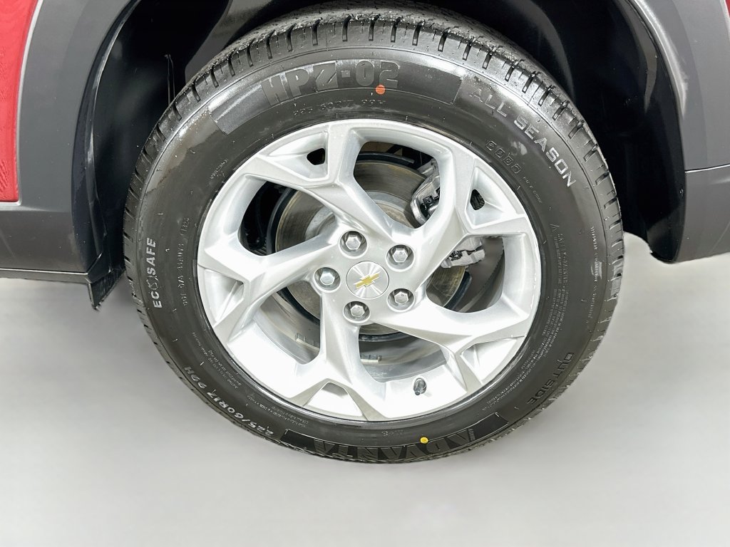 Used 2024 Chevrolet Trax LS w/ LS Convenience Package FWD image 29