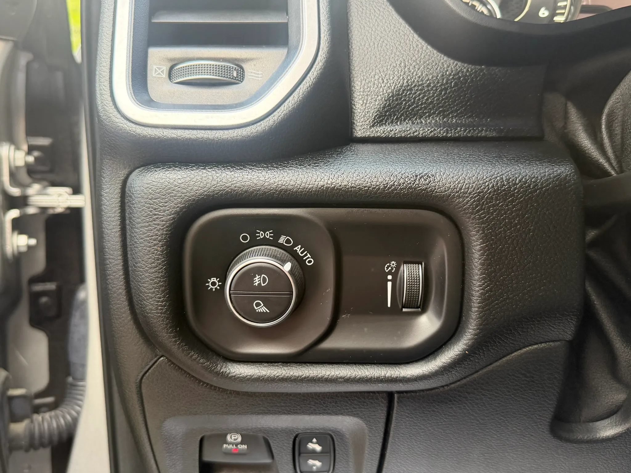 Used 2020 RAM 1500 Big Horn RWD image 25