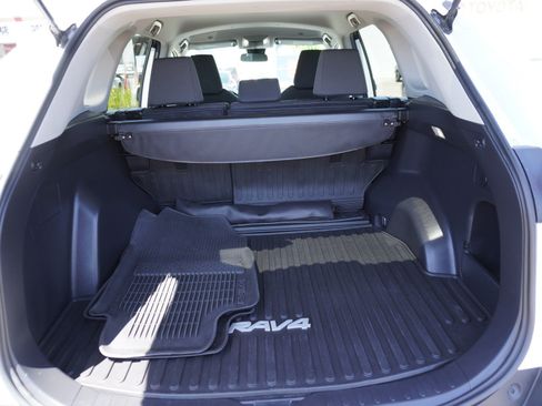 Used 2024 Toyota RAV4 XLE AWD/4WD image 11