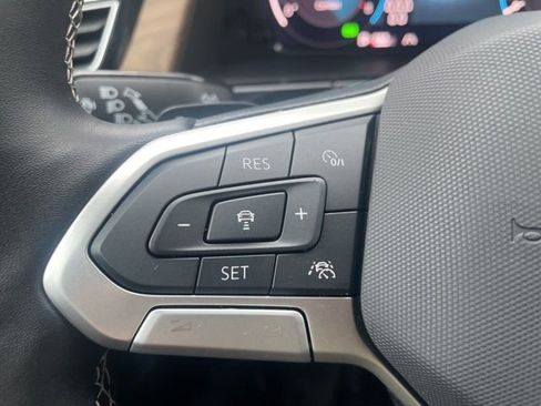 Certified 2026 Volkswagen Atlas SE image 17