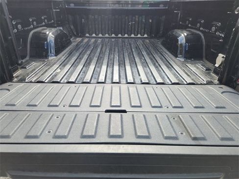 Used 2022 Chevrolet Silverado 1500 LT image 24