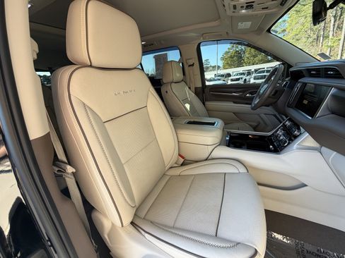 Certified 2022 GMC Yukon Denali w/ Denali Premium Package image 23