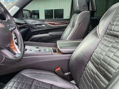 Used 2023 Cadillac Escalade ESV Sport Platinum w/ LPO, ONYX Package AWD/4WD image 19