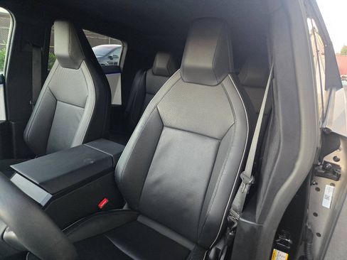 Used 2024 Tesla Cybertruck AWD Crew Cab image 22