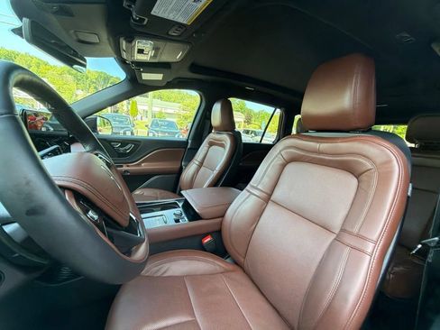 Used 2025 Lincoln Aviator Reserve AWD/4WD image 13
