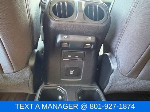 Used 2022 Jeep Wrangler Unlimited Sahara AWD/4WD image 11