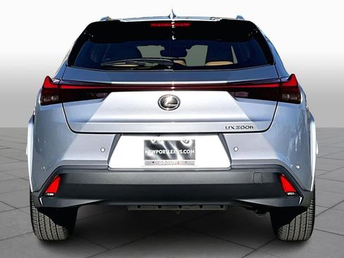 New 2026 Lexus UX 300h FWD image 4