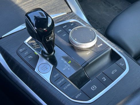 Used 2022 BMW M440i Convertible w/ Premium Package image 16