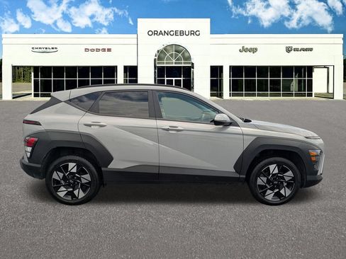 Used 2024 Hyundai Kona SEL AWD/4WD image 8