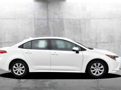 Used 2024 Toyota Corolla LE image 5