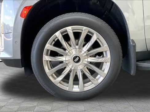 Used 2023 Cadillac Escalade Premium Luxury AWD/4WD image 23