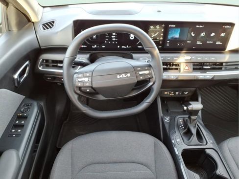 Used 2025 Kia K4 EX image 14