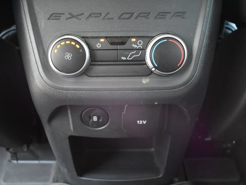 Used 2025 Ford Explorer Active w/ Active Comfort Package AWD/4WD image 34