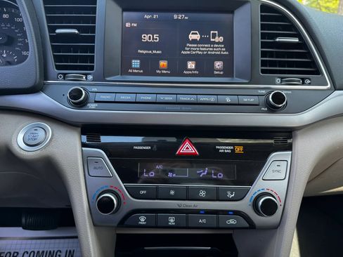 Used 2017 Hyundai Elantra Limited image 21