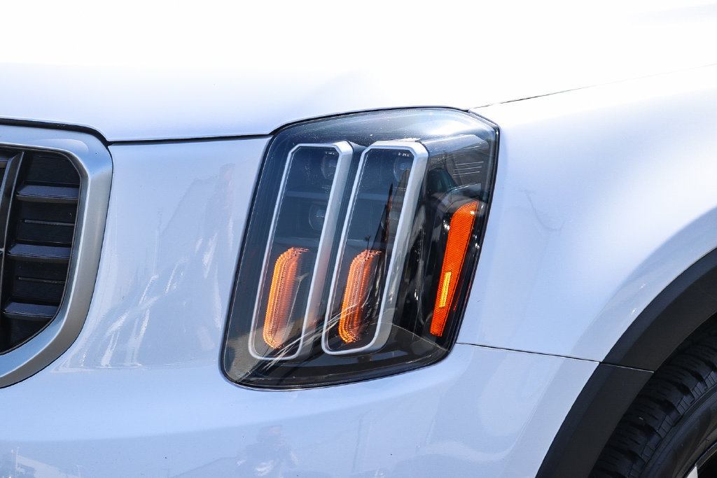 Certified 2024 Kia Telluride S w/ S Sunroof Package FWD image 8