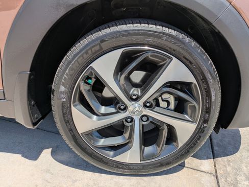 Used 2017 Hyundai Tucson Limited w/ Limited Ultimate Package 03 image 9