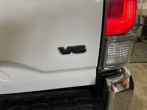 Used 2023 Toyota Tacoma TRD Off-Road AWD/4WD image 31