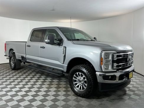 Used 2024 Ford F350 XLT AWD/4WD image 3