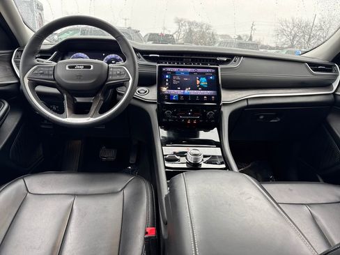 Certified 2023 Jeep Grand Cherokee L Limited w/ Trailer Tow Group (B) image 15