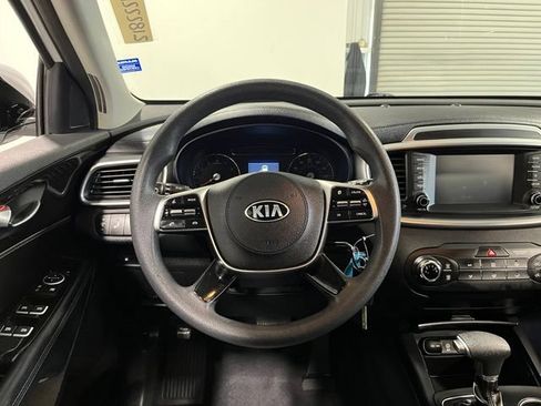 Used 2019 Kia Sorento FWD image 21