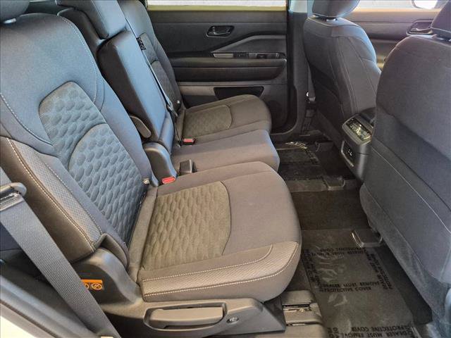 Used 2024 Nissan Pathfinder SV FWD image 25