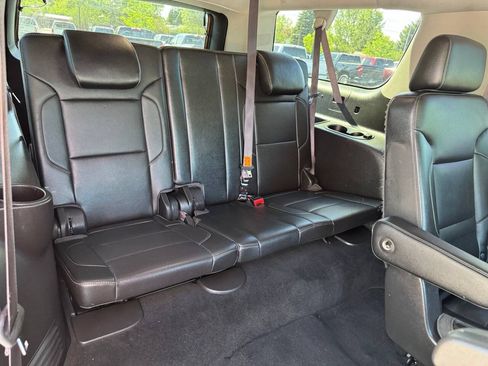 Used 2016 GMC Yukon XL SLT w/ Open Road Package AWD/4WD image 38