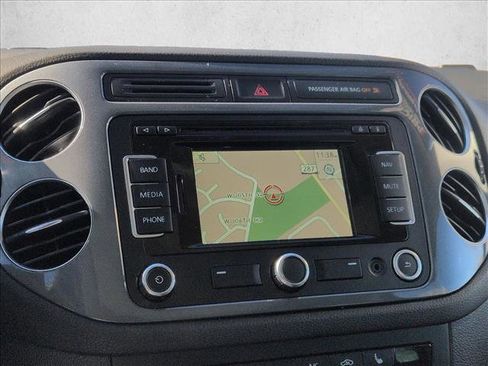 Used 2013 Volkswagen Tiguan SE image 13