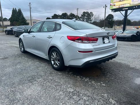 Used 2019 Kia Optima LX image 3