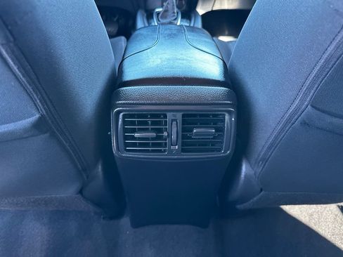 Used 2019 Nissan Rogue SV FWD image 20