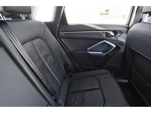 Used 2023 Audi Q3 2.0T Premium image 11