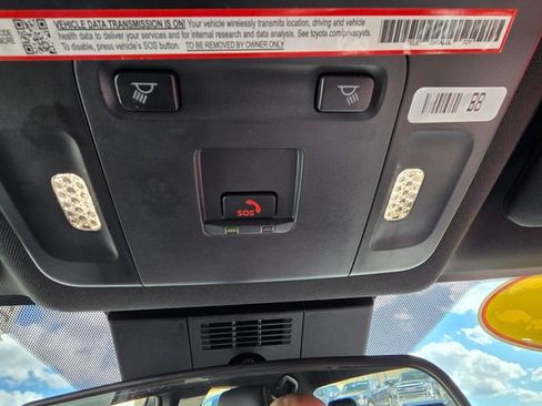 Used 2025 Toyota Camry SE image 25