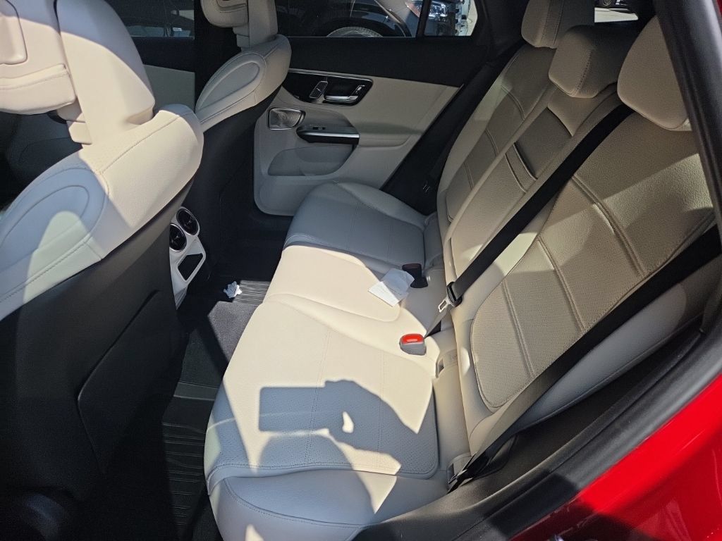 Used 2026 Mercedes-Benz GLC 300 image 5