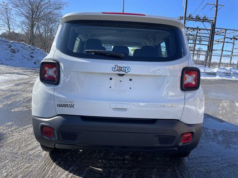 Used 2021 Jeep Renegade Sport image 4