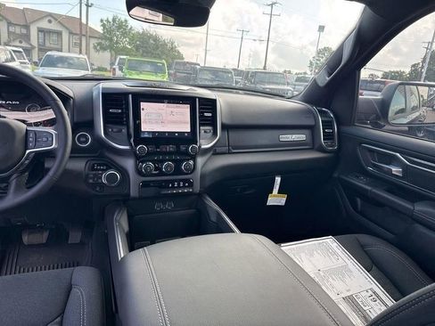Used 2025 RAM 1500 Lone Star image 32