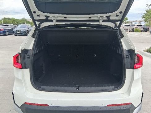 Used 2023 BMW X1 xDrive28i AWD/4WD image 6